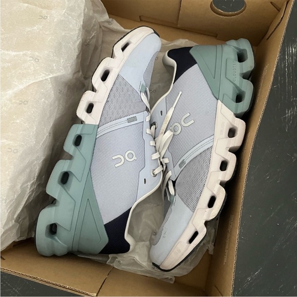 On Running Shoes - On Running Cloudflyer 4
Nimbus Cobble Tennis Shoes